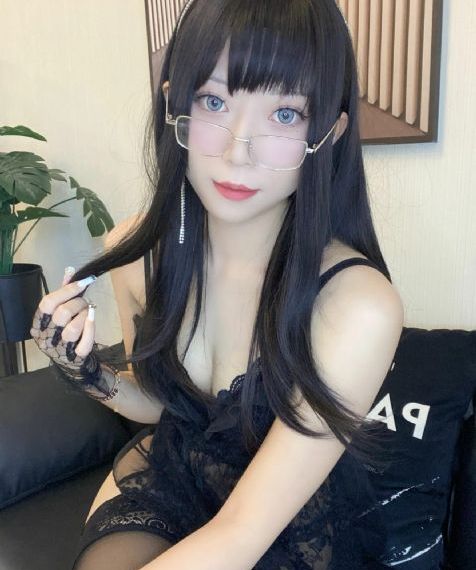 女大学生的沙龙室hd_蓝光高清迅雷在线观看